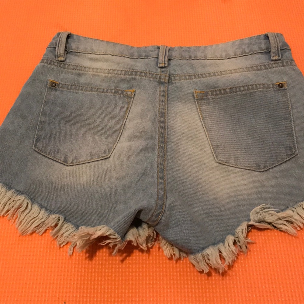 Shorts - Picture 2 of 4